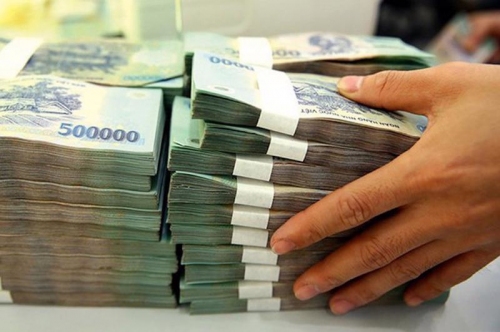 Lãi suất tiết kiệm và cho vay tiếp tục giảm